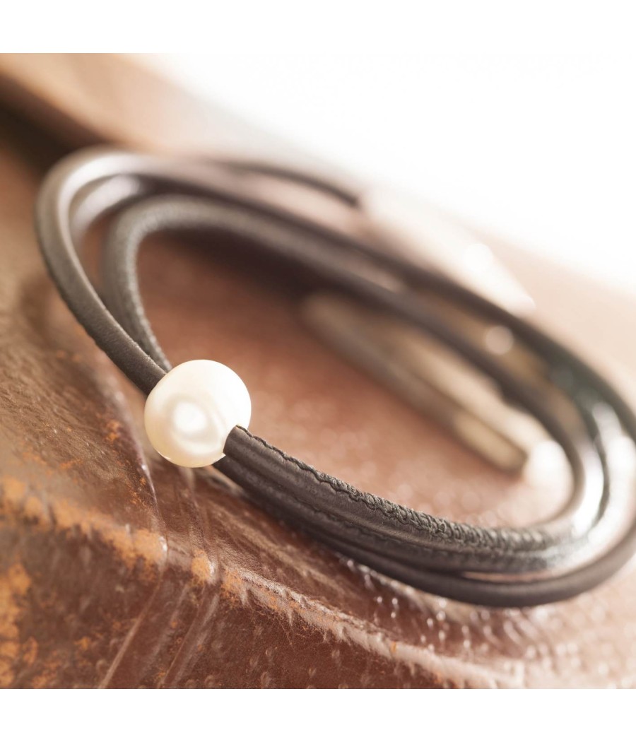 Wickelarmband aus Leder mit Perle